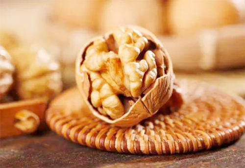 膳食纤维|核桃养生更长寿!有5大养生功效,但和“它”同吃可以“致命”!