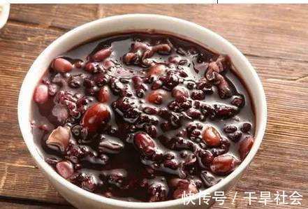 红豆|红豆和此物一起煮,气血足了,白发变黑发,子宫越来越干净!