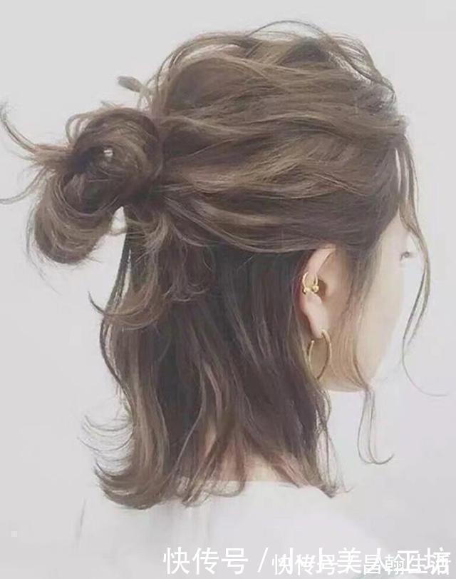 干净利落|扎头发显得干净利落,披头发温柔可爱!
