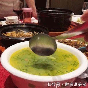 |搞笑GIF：单身久了真可怕 看什么都觉得在看美女