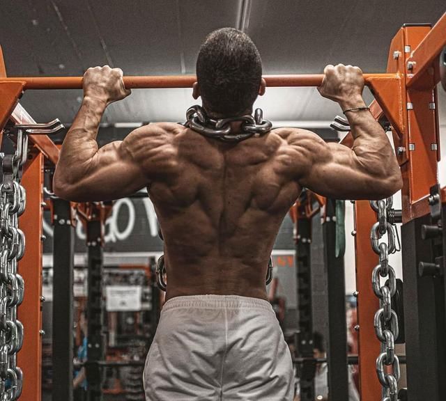 卢卡斯|他健身12年，从未使用任何补剂，肌肉状态堪比健美运动员