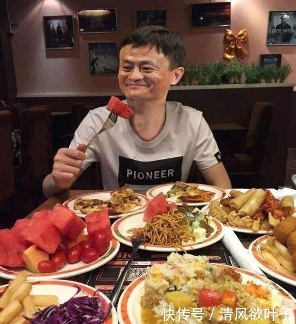 京东公司|不给老板面子!刘强东独自到食堂吃饭,公司员工都不和他打招呼!