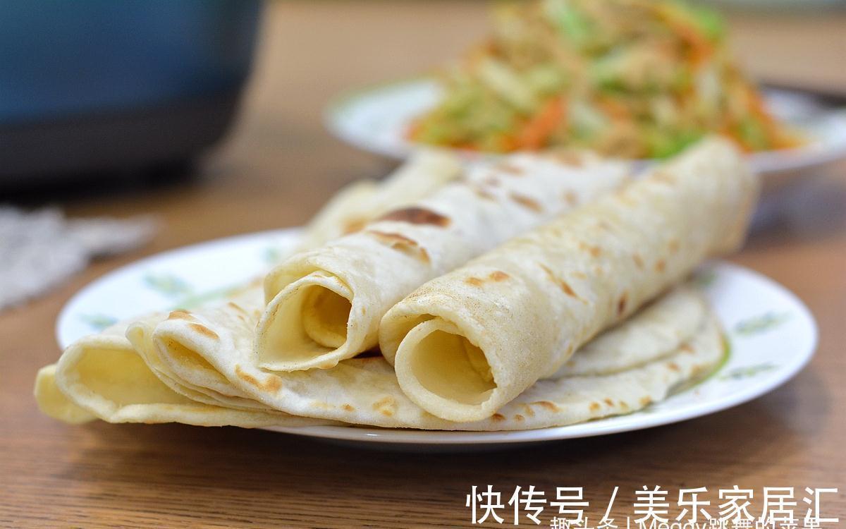 2分钟出锅的烙薄饼，又软又香卷着吃，用凉水还是热水揉面不挑剔