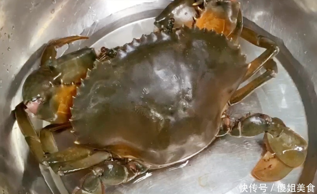梭子蟹|保存螃蟹时,直接放冰箱是大忌,教你1个妙招,存放7天都鲜活好吃