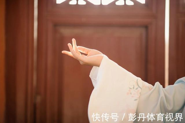 闲书|6首悠闲诗词:一壶清茶许流年,半卷闲书慰平生