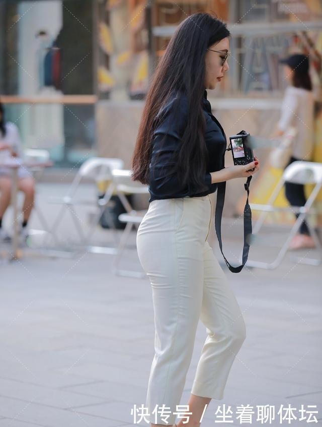 干练|偏光衬衣搭配纯白长腿,知性干练,气场全开的御姐风