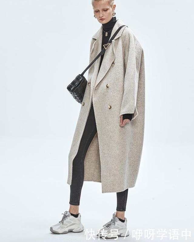 初冬不要随便穿大衣,今年流行“大衣+高领”,好温暖时髦!