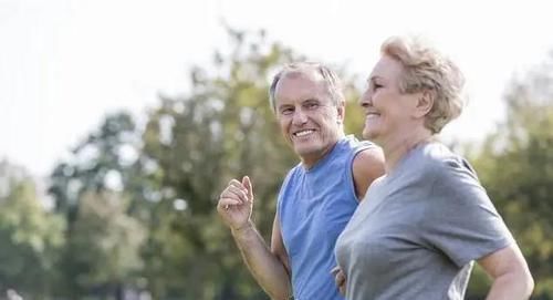 糖尿病人，不改正四个行为，血糖会更高，坚持“4个一”，能救命