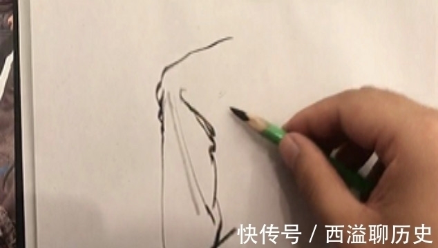 链子|美术生永远不掉链子,凌乱几笔让你怀疑人生,成品才找到灵魂