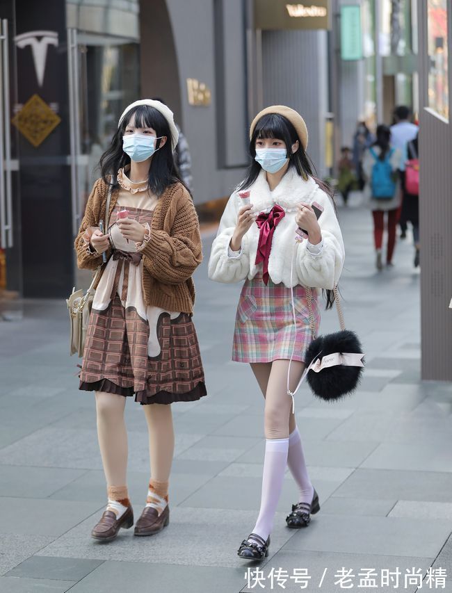 萝卜白菜|不管黑丝袜还是白丝袜,都让女孩们变得更迷人