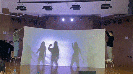 |搞笑GIF趣图：刚才媳妇气势汹汹的想削我，问我做什么亏心事