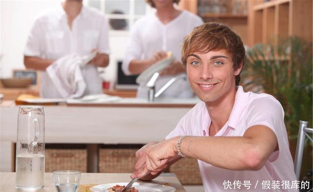 晚上泡脚好处多，但要谨记“五不要”，希望你