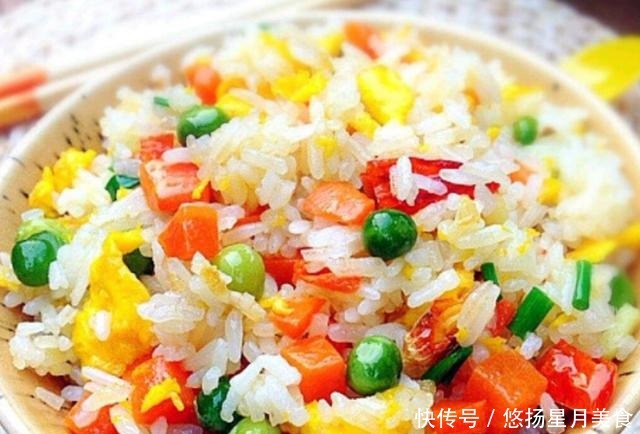  这样炒蛋炒饭十分好吃，而且极其简单，没那么复杂