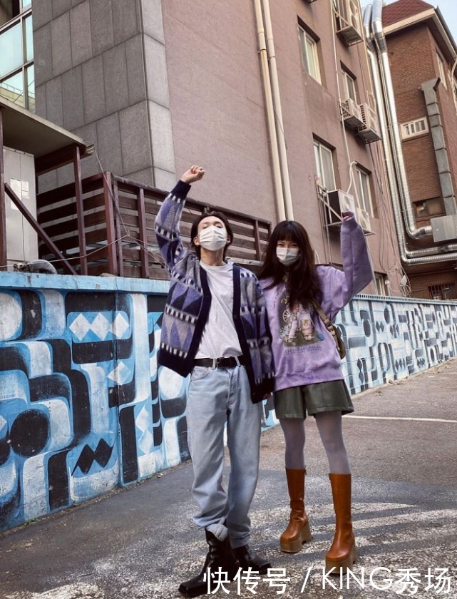 时髦|穿毛衣不要再搭牛仔裤了!今年流行泫雅这么穿,贼时髦