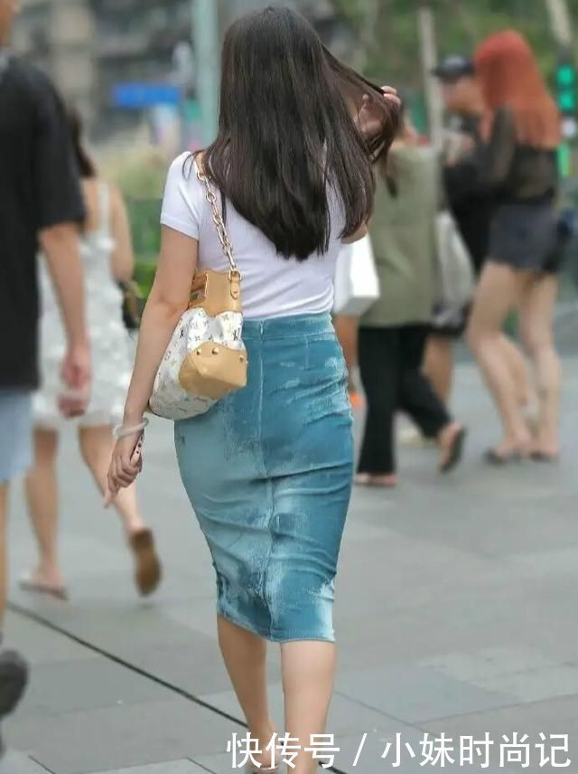 走心|街拍:连衣裙的美太走心, 简约还很靓丽, 让人很难不爱
