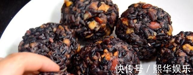 核桃仁|90岁奶奶教我赤小豆新做法,不打豆浆不熬粥,老人小孩越吃越红润!