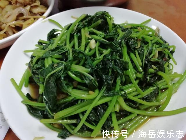 每月给婆婆5千元伙食费,每顿就做3个菜,把省出来的钱存给小叔
