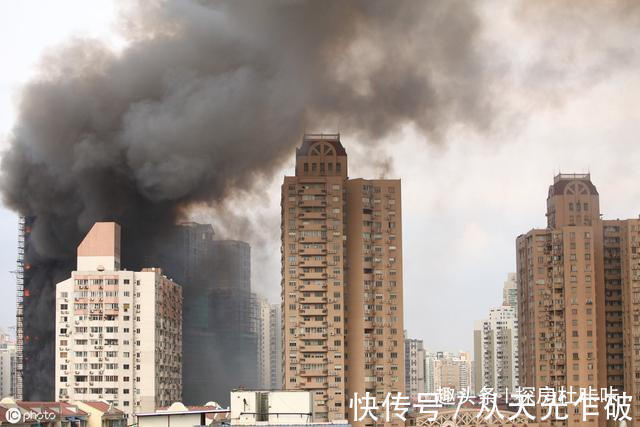 漏雨|一楼带院子和顶层带露台，购房者该怎么选建筑学家给出答案