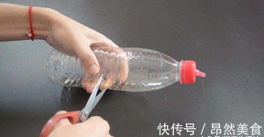 瓶盖上面戳一个洞, 没想到作用这么大, 看完你会感谢我的