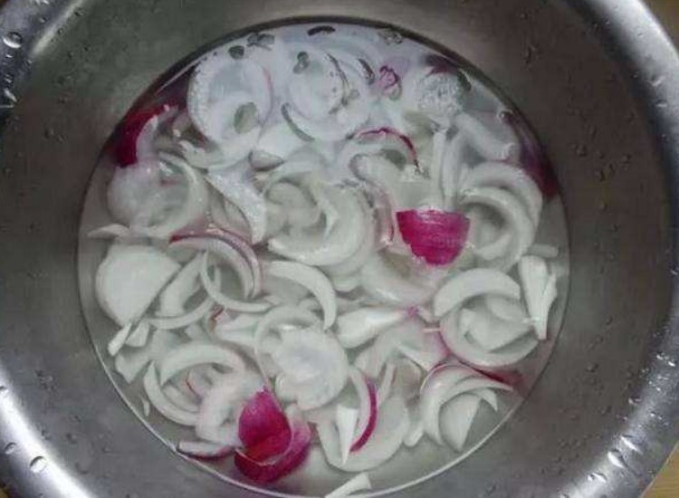 一個月|睡前喝一碗“洋蔥煮水”,不出一個月,4件好事可能會不請自來