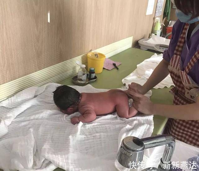 宝宝|90后宝妈坚持顺产10斤女宝,宝妈自述再也不想生娃了
