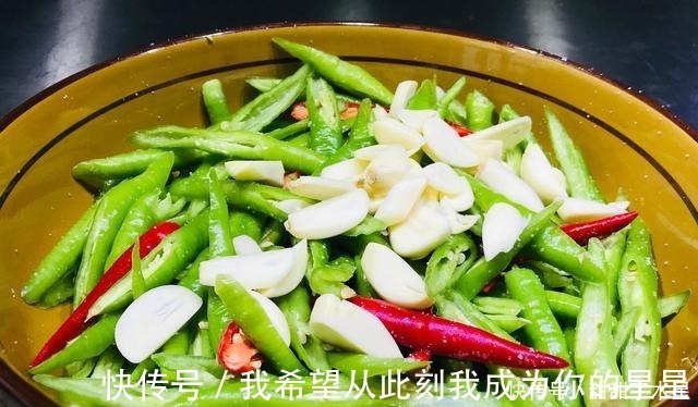 辣椒蒂|又到了腌辣椒的季节,教你酱腌辣椒的百年秘方,香辣又下饭!
