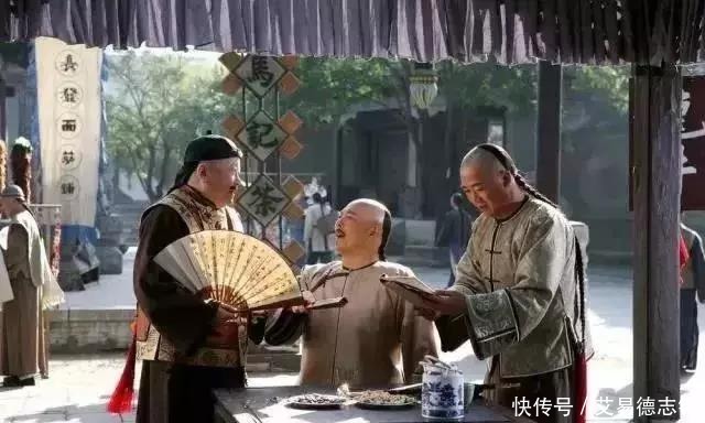 桌面|别人给你倒茶,为什么要敲三下桌面?不懂别乱敲!