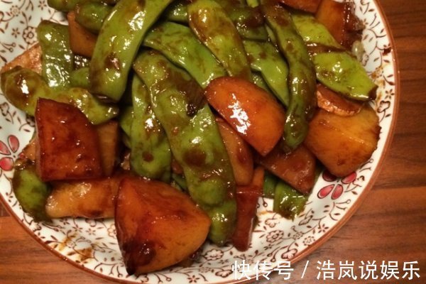 嫂子在家请吃饭，看到桌上的饭菜，决定以后再也不想去了