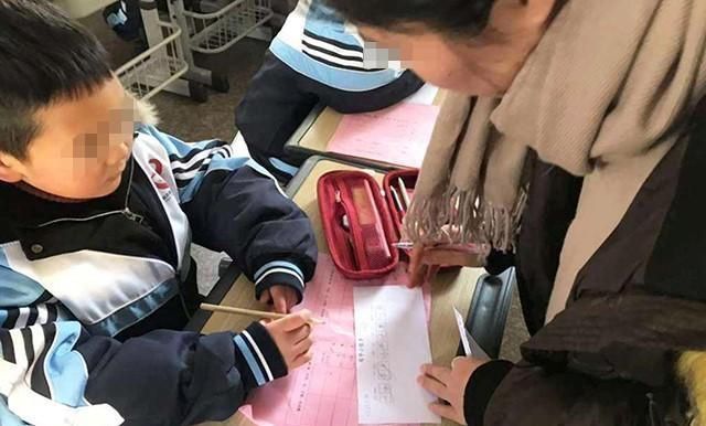 走红|试卷上的“家长签字”走红,老师直夸用心,网友:活该他娃成绩好