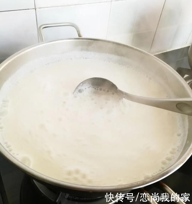  快过年啦!自制豆腐豆香味更浓，过年家里聚餐做菜也方便!