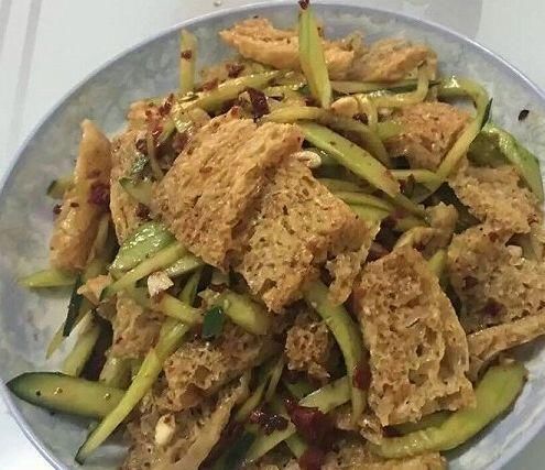 搭配|黄瓜搭配它一起,想不瘦都难,每天来一盘,腰细了,皮肤更细腻