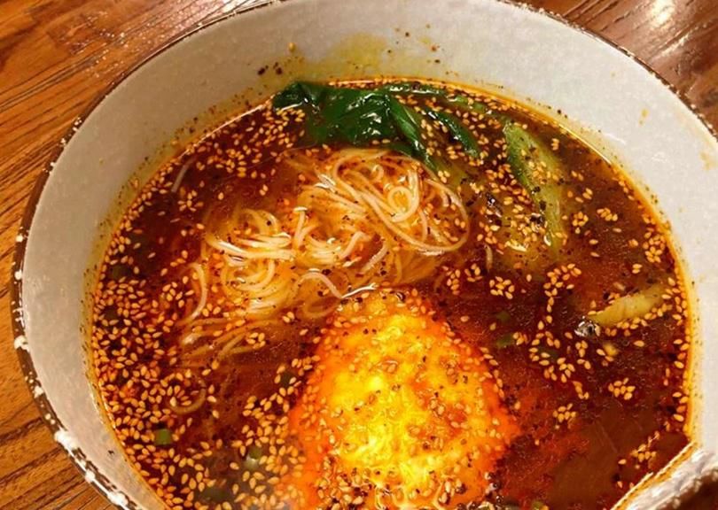 米醋|天热最适合吃这道酸汤面，10分钟就上桌，吃饱了还想再吃一碗