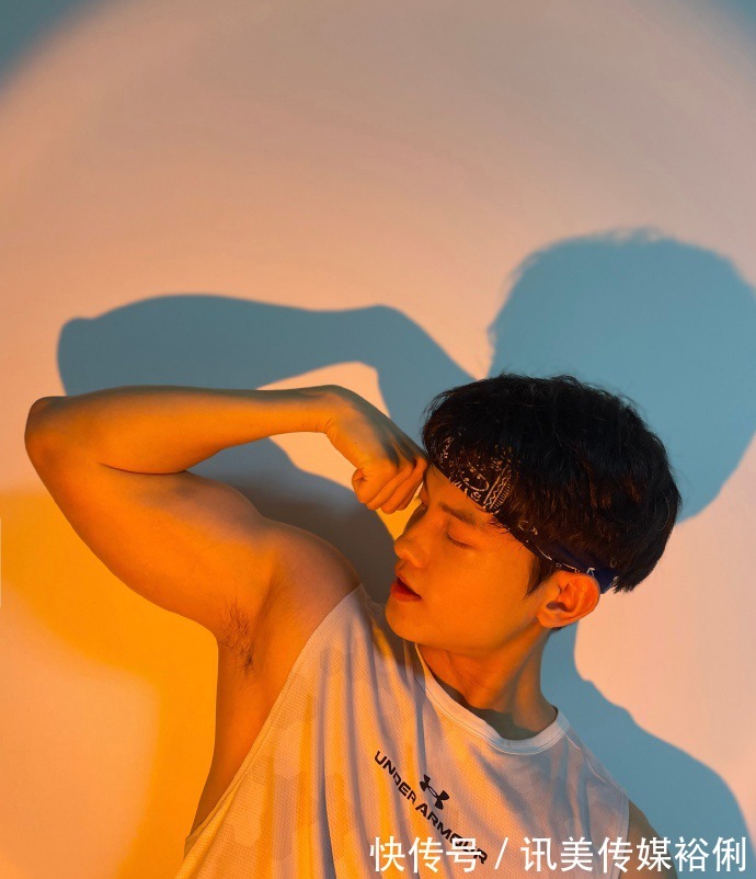 小哥|鼻子高又挺的肌肉小哥,最近练的勤,纬度真的又大很多!