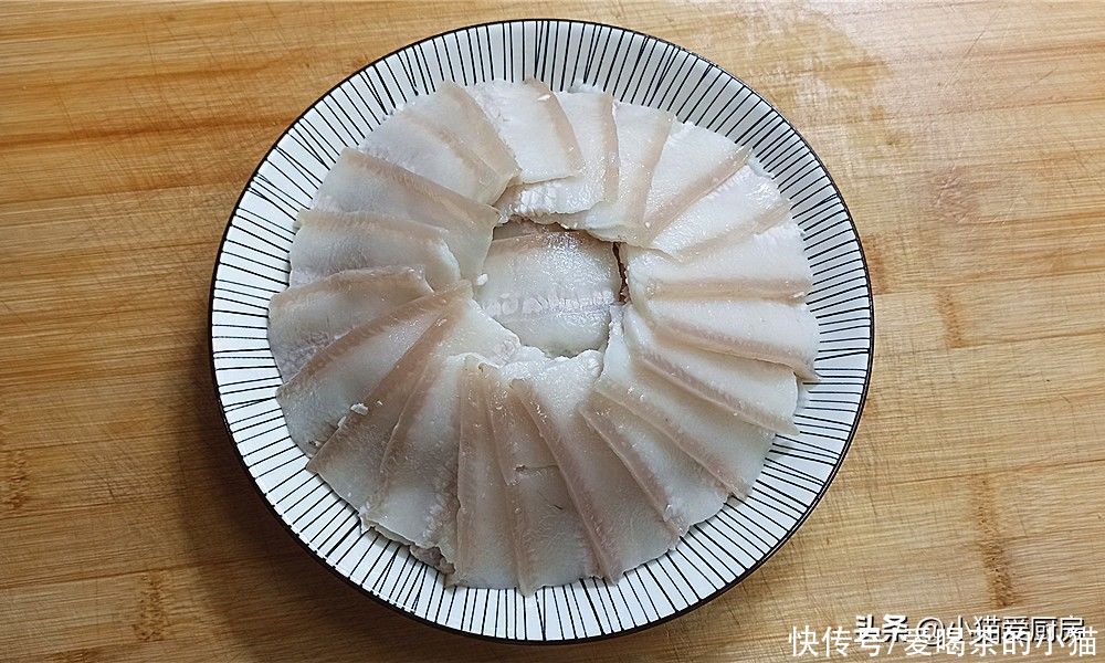 甜面酱|白肉这么做出来吃,口感厚重,虽然味道有点怪,但是却浓香醇厚