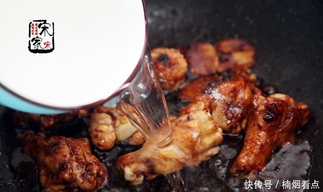 春天最该吃的1道菜，炖一炖就熟，好吃不上火，又鲜又解馋！