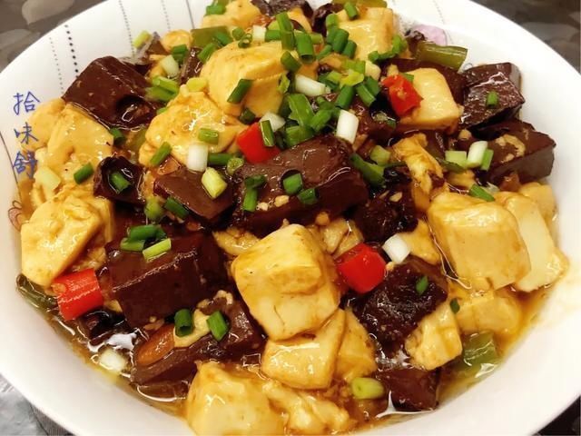 豆腐和它天生一对,隔三差五吃一些,清肠排毒,补铁补血气色好