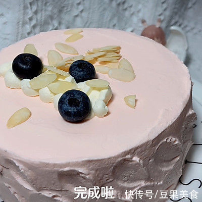 #安佳佳倍容易圣诞季#紫薯芋泥爆浆蛋糕,冰淇淋口感