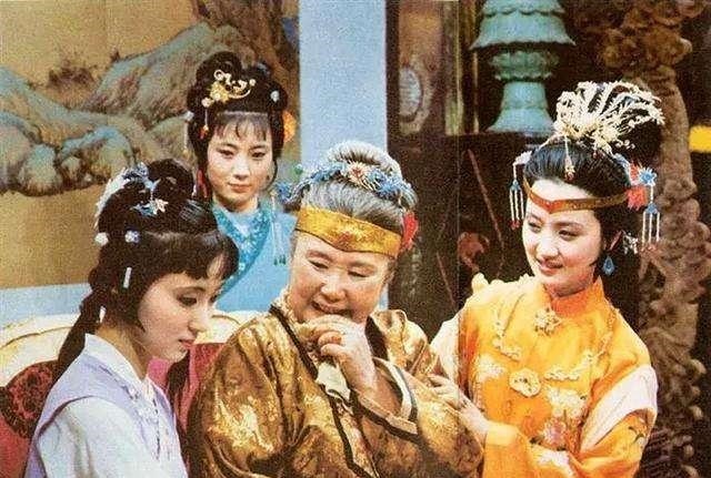 来意$贫穷限制了刘姥姥的想象力, 进贾府说了句话, 贾母笑王熙凤惊