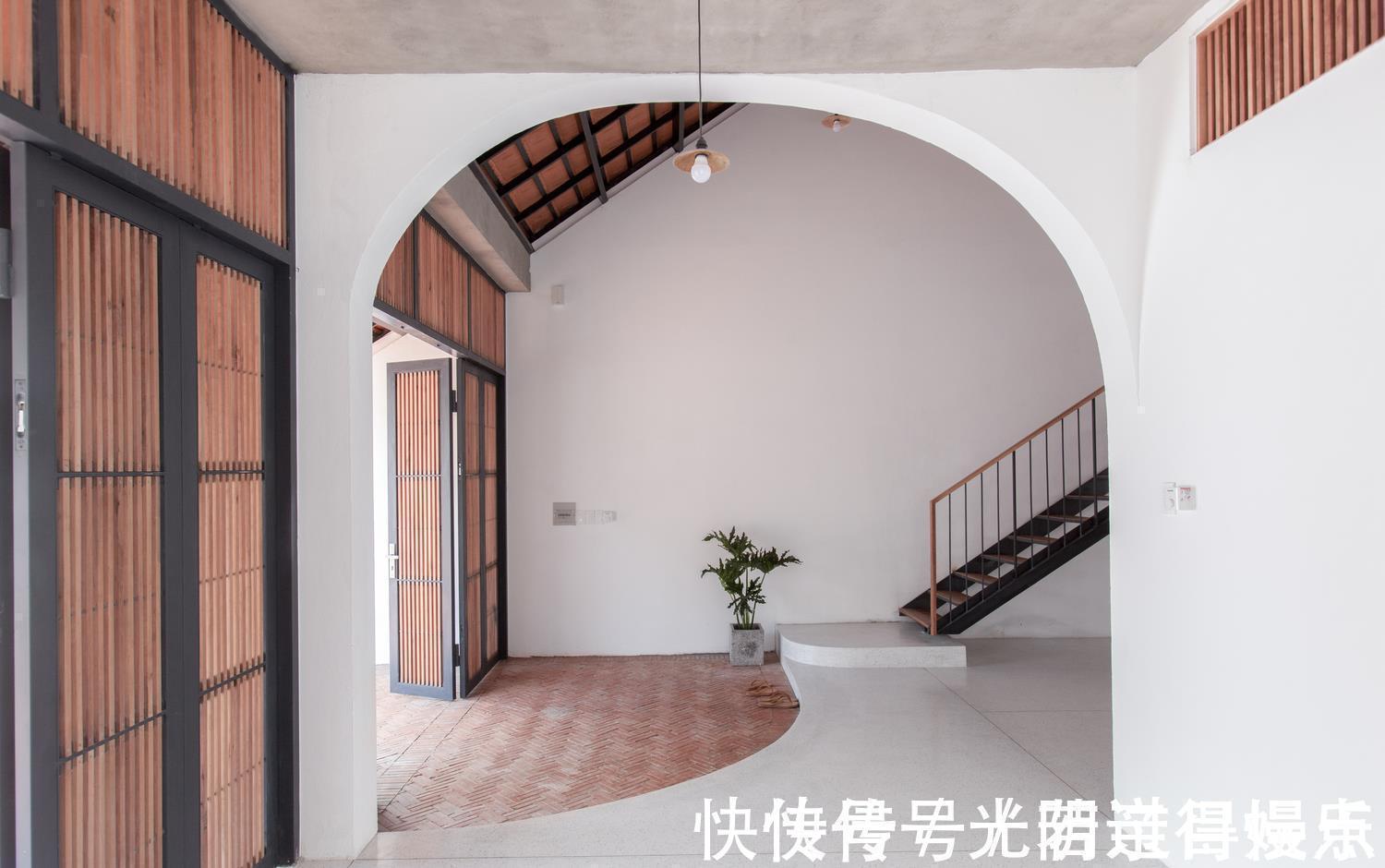 玄关|越南农村自建房,外观看似普普通通,内部装修极度舒适,值得借鉴