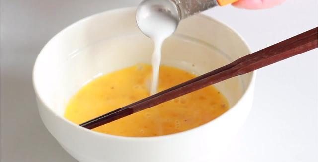 翡翠|爱心早餐教程——大人孩子都爱营养均衡颜值又高的翡翠抱蛋虾饺