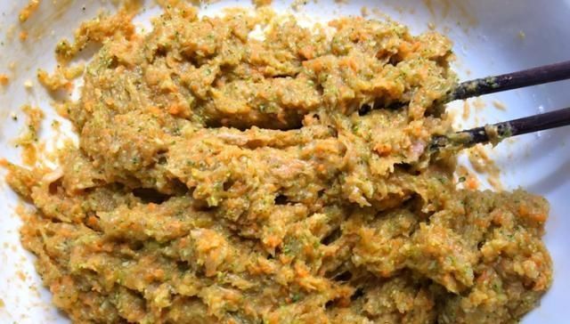 美味|早餐,我经常给家人做这款小饼,低脂营养又美味,家人超喜欢