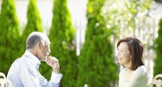 蜂蜜水|早上起床要先喝水吗,晨起做对5件事的人,会比别人更长寿