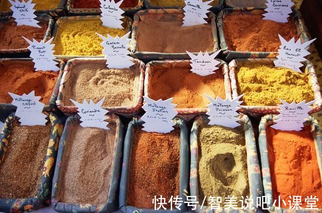 产品|日常护肤产品是应该用不同品牌系列混合用，还是同一品牌系列用?
