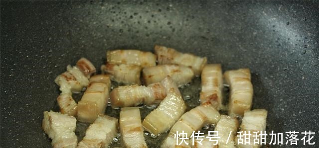 新鲜不起眼的菜，晒干太抢手，冬天和肉一起炖，全家大小都喜欢吃！