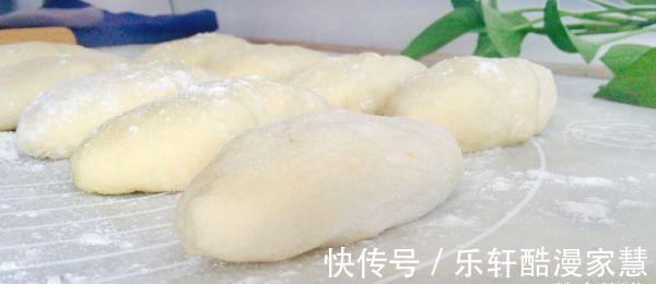 在家做口感绝佳的咖喱餐包，美日早餐必备，这个做法好吃极了！