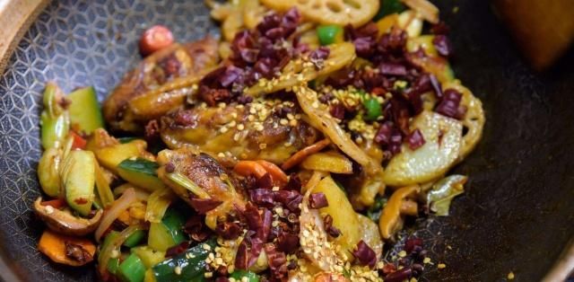 蚝油怎么用？它有这些使用技巧，掌握了这些技巧，炒菜那叫一个鲜