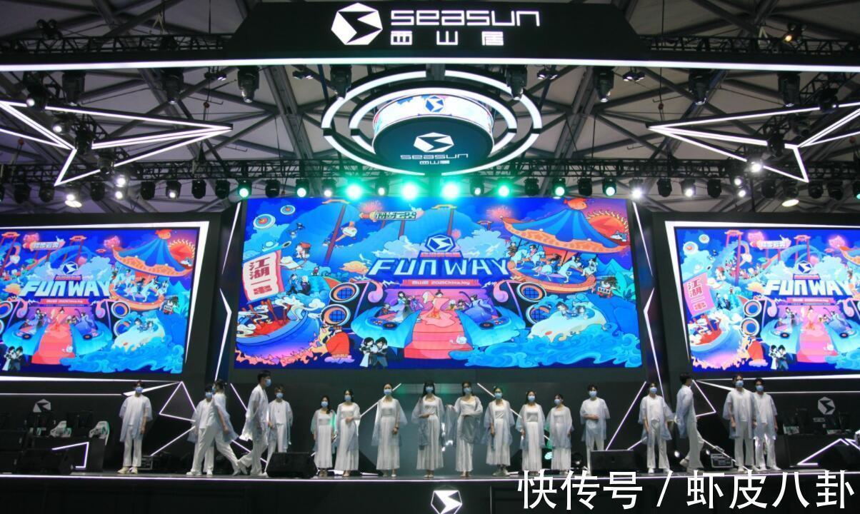 coser|剑网三Coser有多狠?CJ现场35度高温穿貂皮上场,路人看着都热