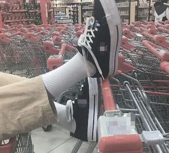 触发器 女生公认“最伤脚”的3种鞋子,高跟鞋落榜,第二个男生也贼喜欢