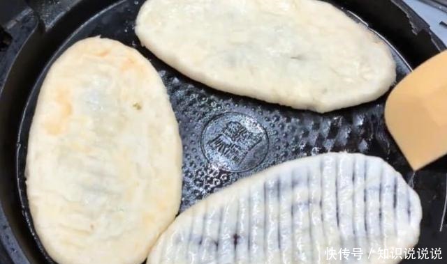 教你自己在家做的烧饼,比包子简单,比馅饼好吃,咬一口酥的掉渣