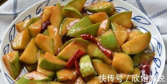 酱炒西葫芦|新鲜多汁，营养健康，补钙又新鲜，让人胃口大开孩子都爱吃